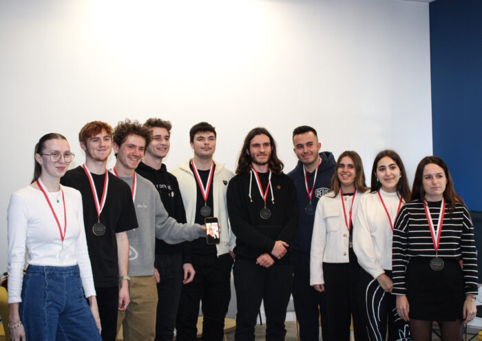 Groupe gagnant de la Project Week, en collaboration avec l'Etablissement Français du Sang