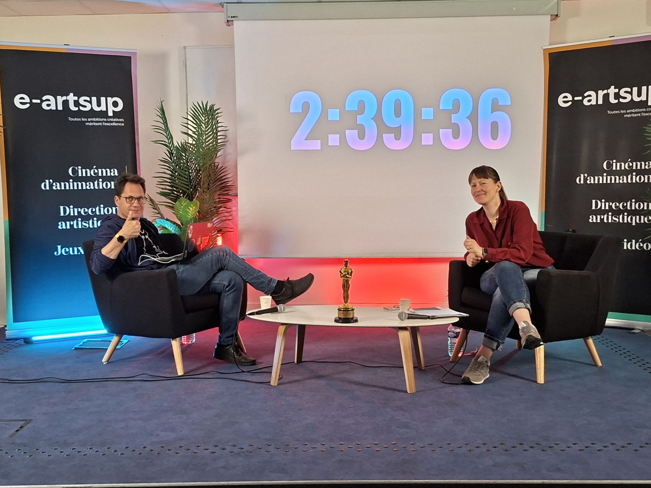 Ron Dyens et Carole Pépin sur scène dans un entretien
