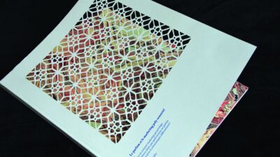 Motif graphique géométrique coloré