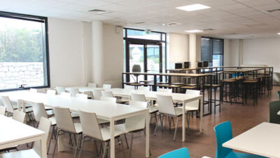 Salle de restauration et espace de pause du campus e-artsup Nice