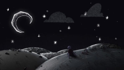 Paysage nocturne onirique avec collines texturées, lune dessinée à la main, étoiles blanches et petit personnage assis sous le ciel étoilé.