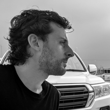 Photo d'Alexandre Rivaux, ancien élève d'e-artsup devenu co-fondateur et directeur artistique de Bonjour Lab