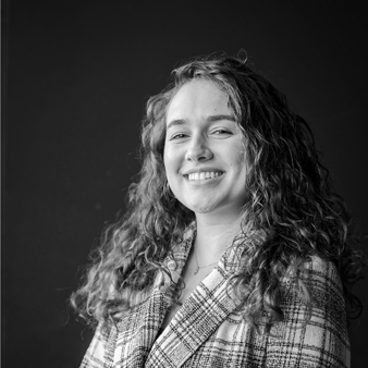 Photo de Clémence Poitras, ancienne élève d'e-artsup devenue co-fondatrice de Factory, agence de product design.