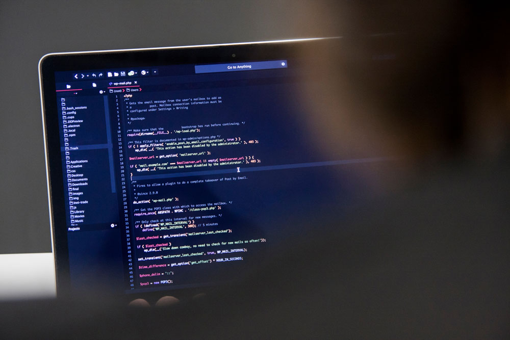 Écran d’ordinateur affichant du code dans un environnement de développement.