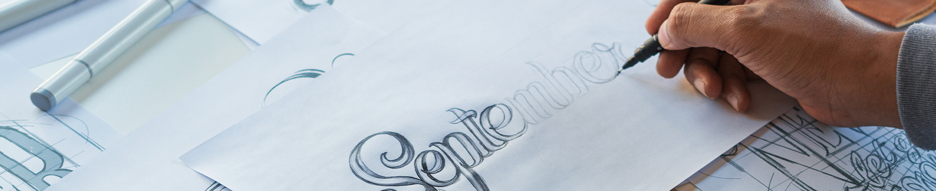 Typographe fait de la calligraphie