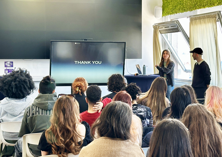 Conférence professionnelle organisée chez e-artsup Paris avec les équipes de Publicis Luxe autour du motion design, du luxe et de l’univers Mugler.