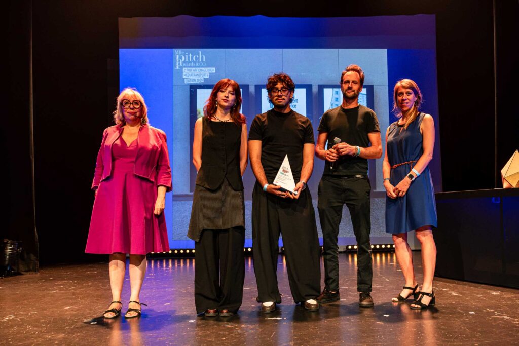 Les étudiants d’e-artsup Paris reçoivent le 2e Prix DOOH des Mlle Pitch Awards 2026 pour leur campagne destinée à SOS Villages d’Enfants.