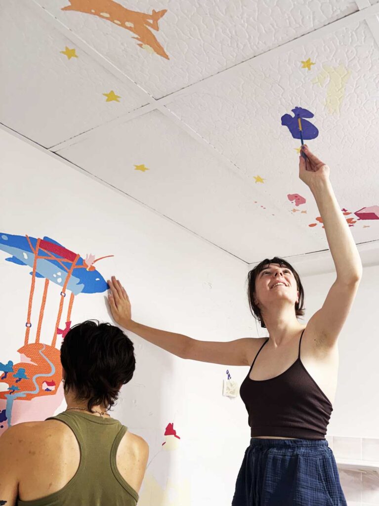 Réalisation du décor fantastique peint sur le plafond du CHU de Montpellier